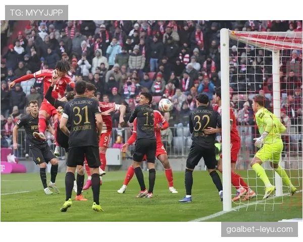 奔驰球场再燃战火，德甲新赛季豪门对决引爆球迷热议