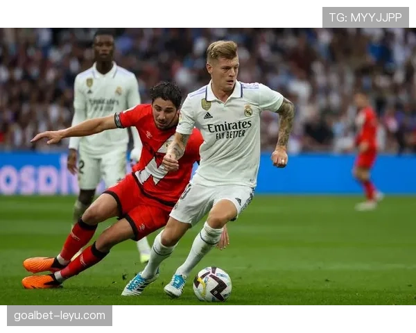 皇马三连冠铸就欧冠新传奇,展现无与伦比的统治力 皇马三连冠铸就欧冠新传奇,展现无与伦比的统治力