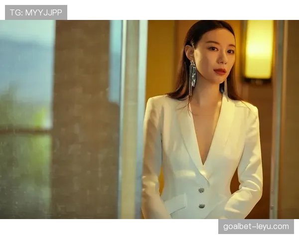 辛德胡训练完直接去试穿高定礼服,这反差谁懂啊 辛德胡训练完直接去试穿高定礼服,这反差谁懂啊